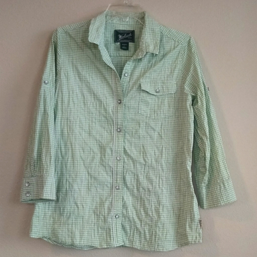Woolrich size Large Green Checkered Button-Up Shirt quarter sleeve